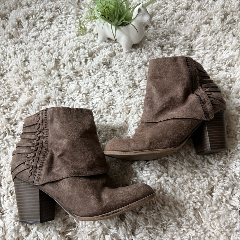Brown suede Taranto ankle boots with a boho vibe - Picture 1 of 6